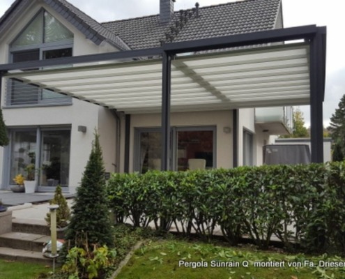 Markise_mit_stuetzen_auf_terrasse_wetterschutz_sonnenschutz-fc5f820f